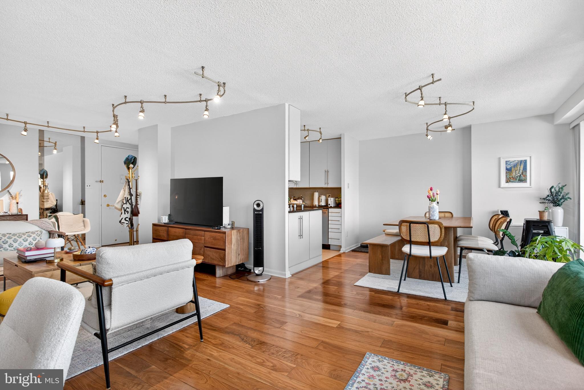 GREEN HILL - Residential