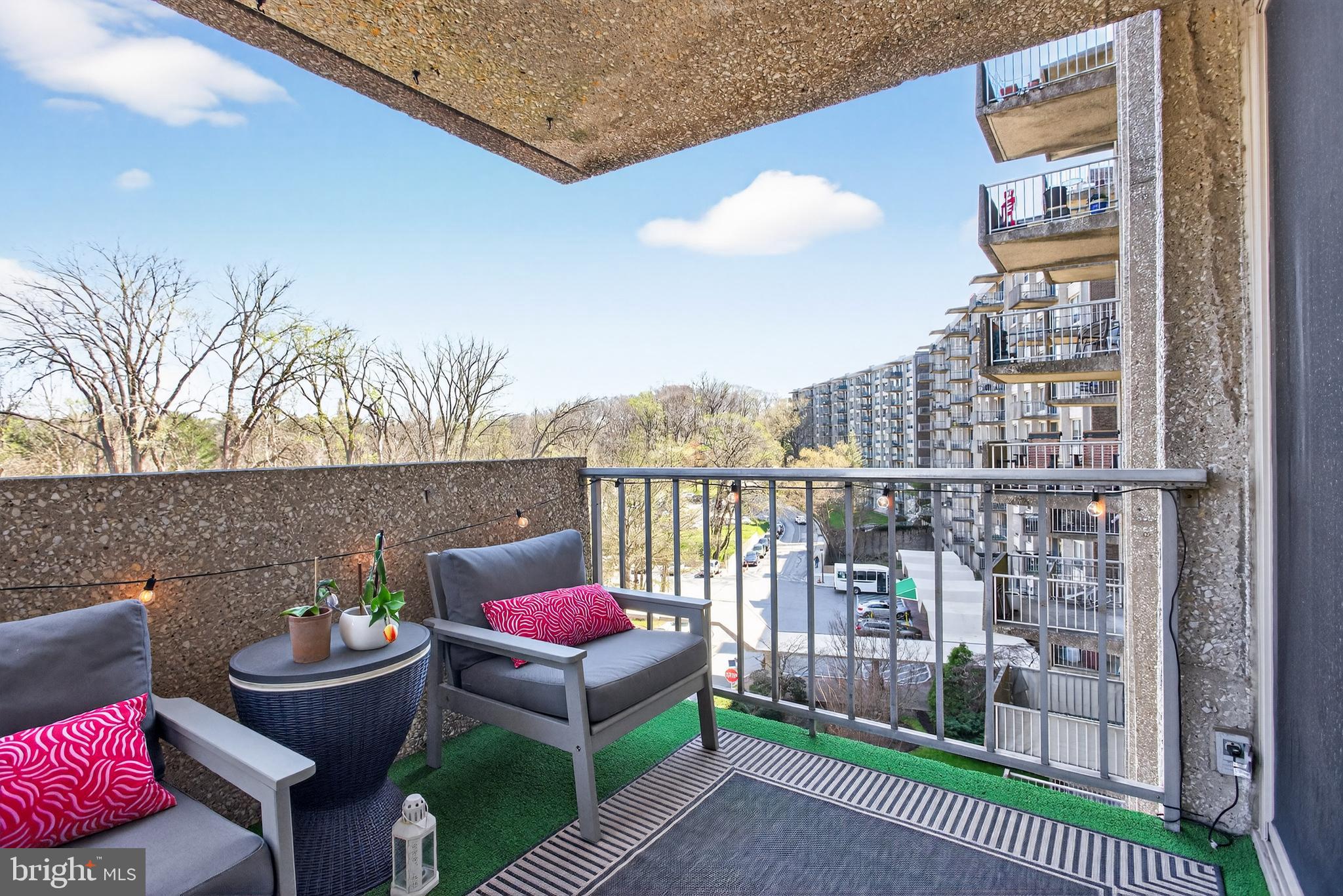 GREEN HILL - Residential