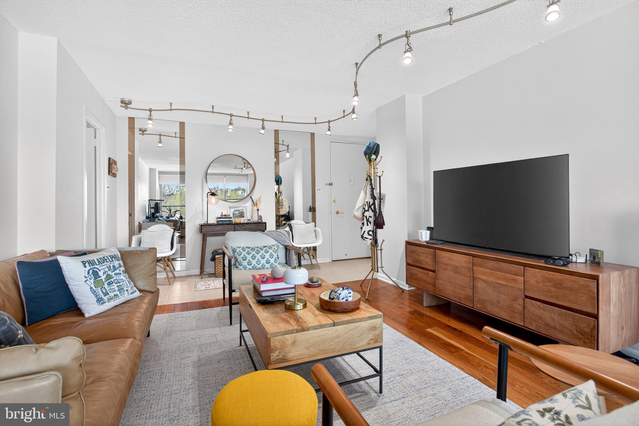 GREEN HILL - Residential