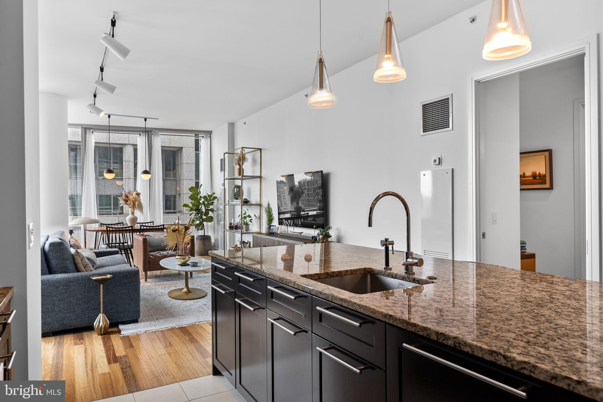 PENN SQUARE - Residential