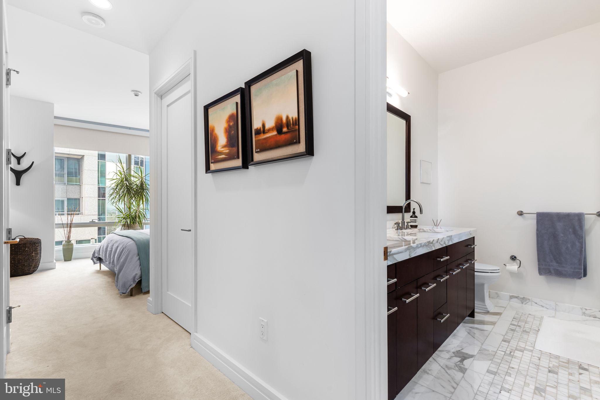 PENN SQUARE - Residential