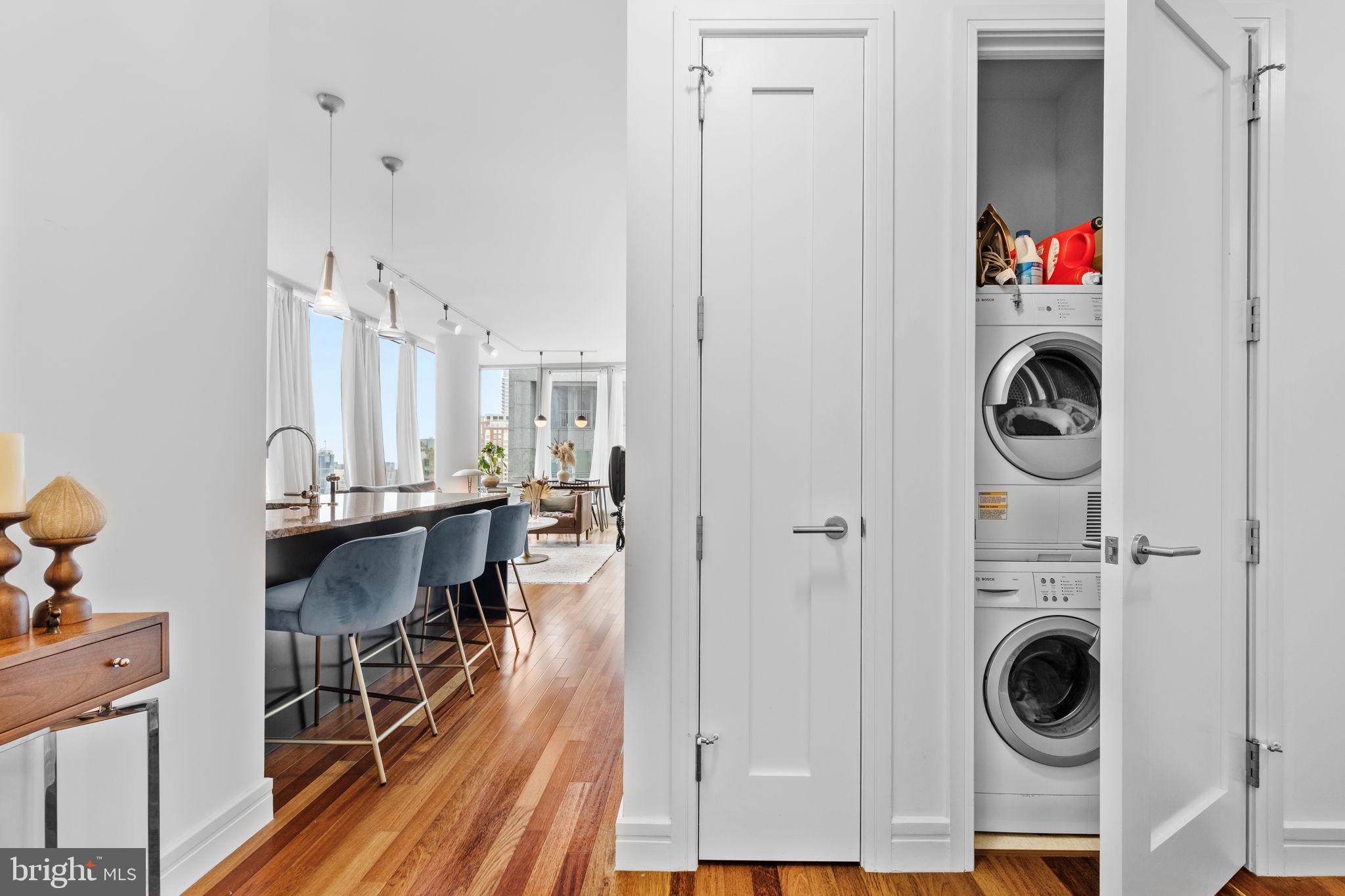 PENN SQUARE - Residential