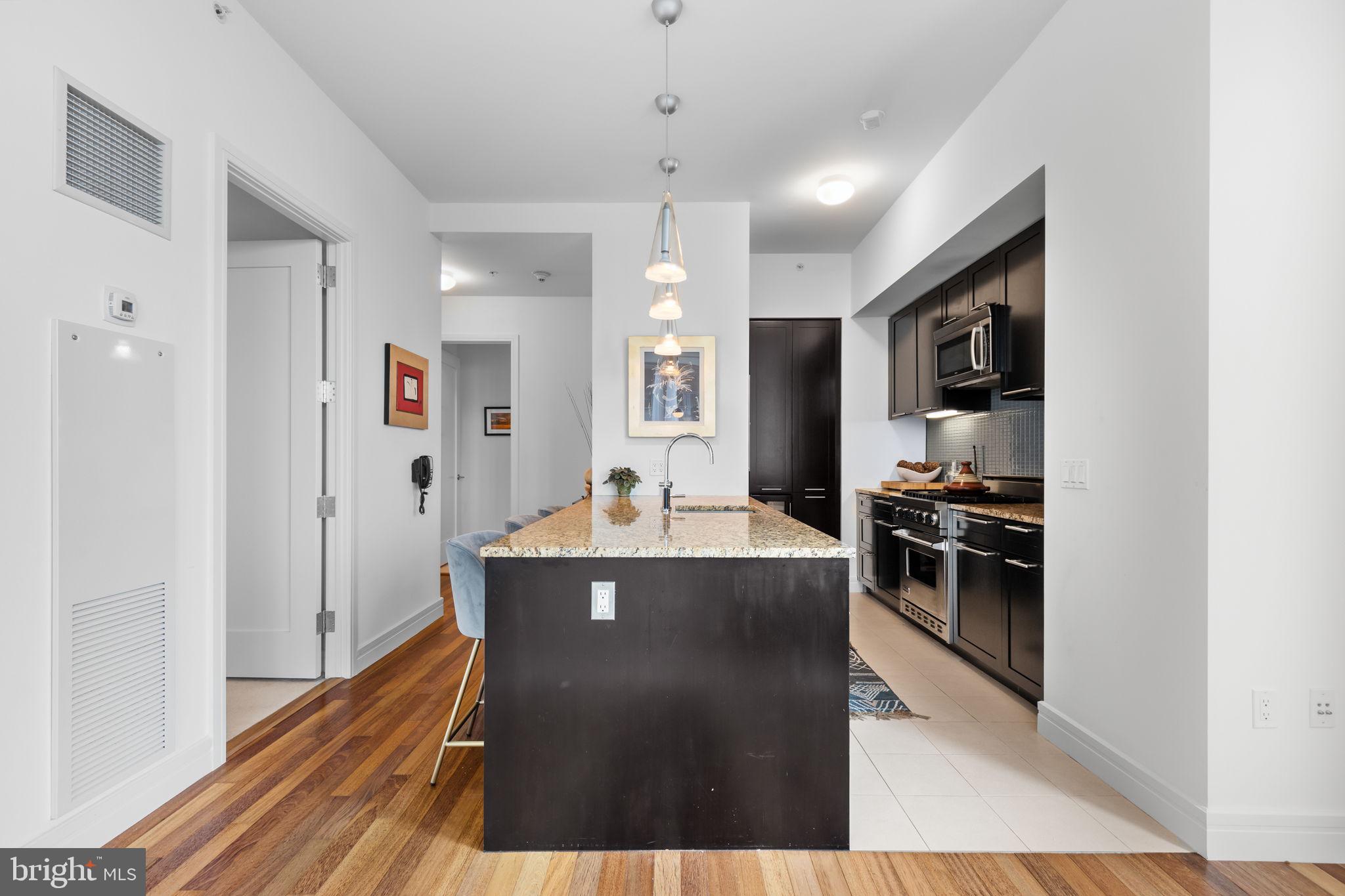 PENN SQUARE - Residential