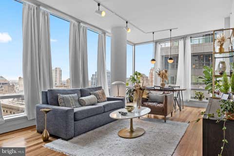 Condo For Sale - 1414 S Penn Square #29H<br/> PHILADELPHIA, PA 19102
