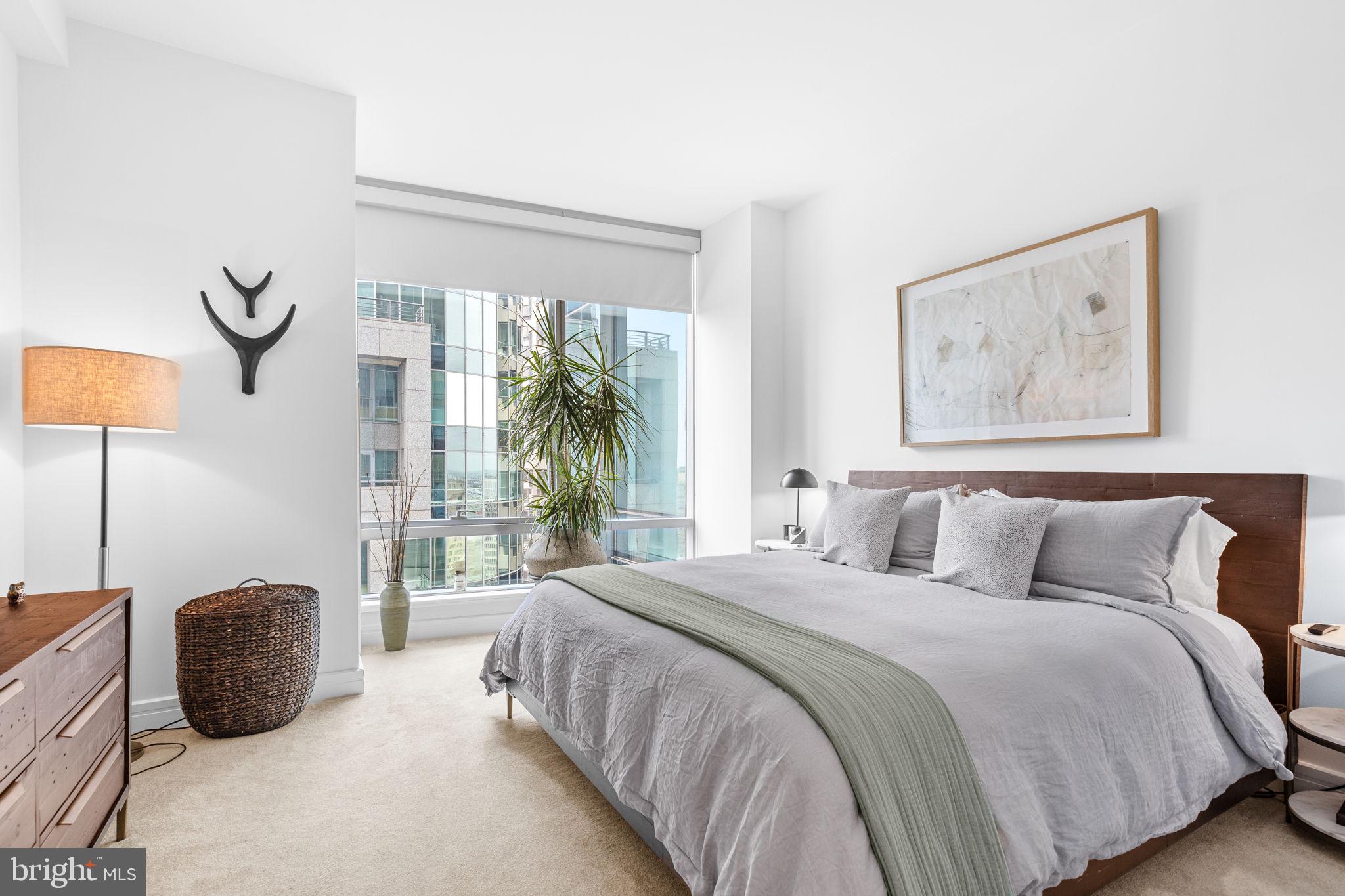 PENN SQUARE - Residential