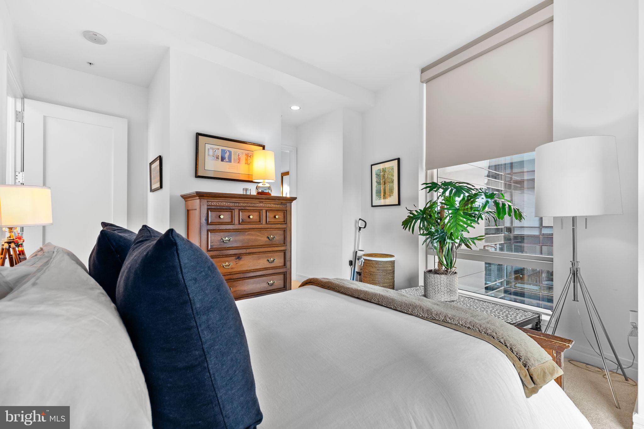 PENN SQUARE - Residential