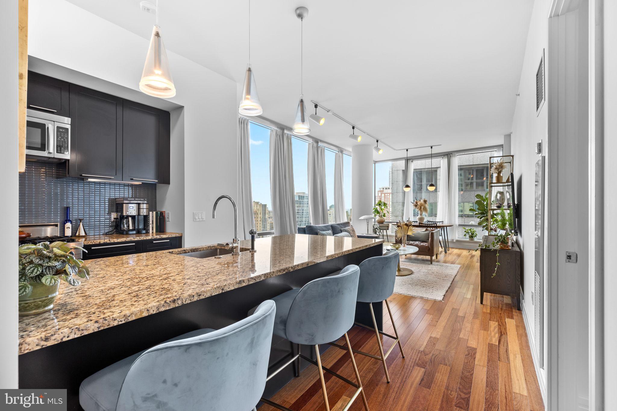 PENN SQUARE - Residential