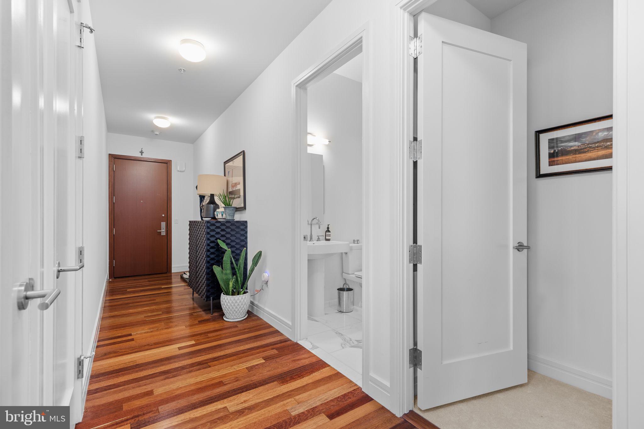 PENN SQUARE - Residential