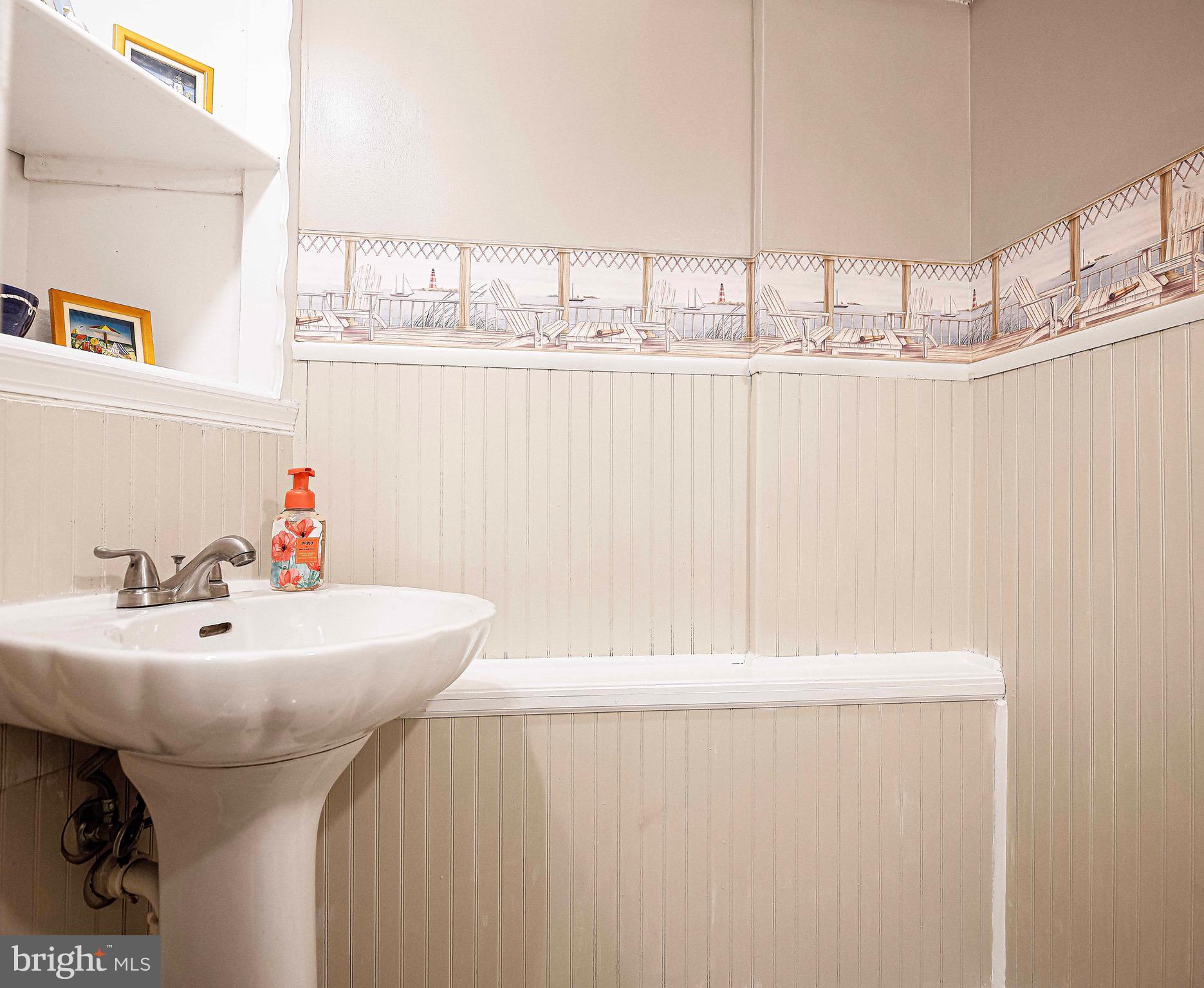 AMYCLAE EAST - Residential