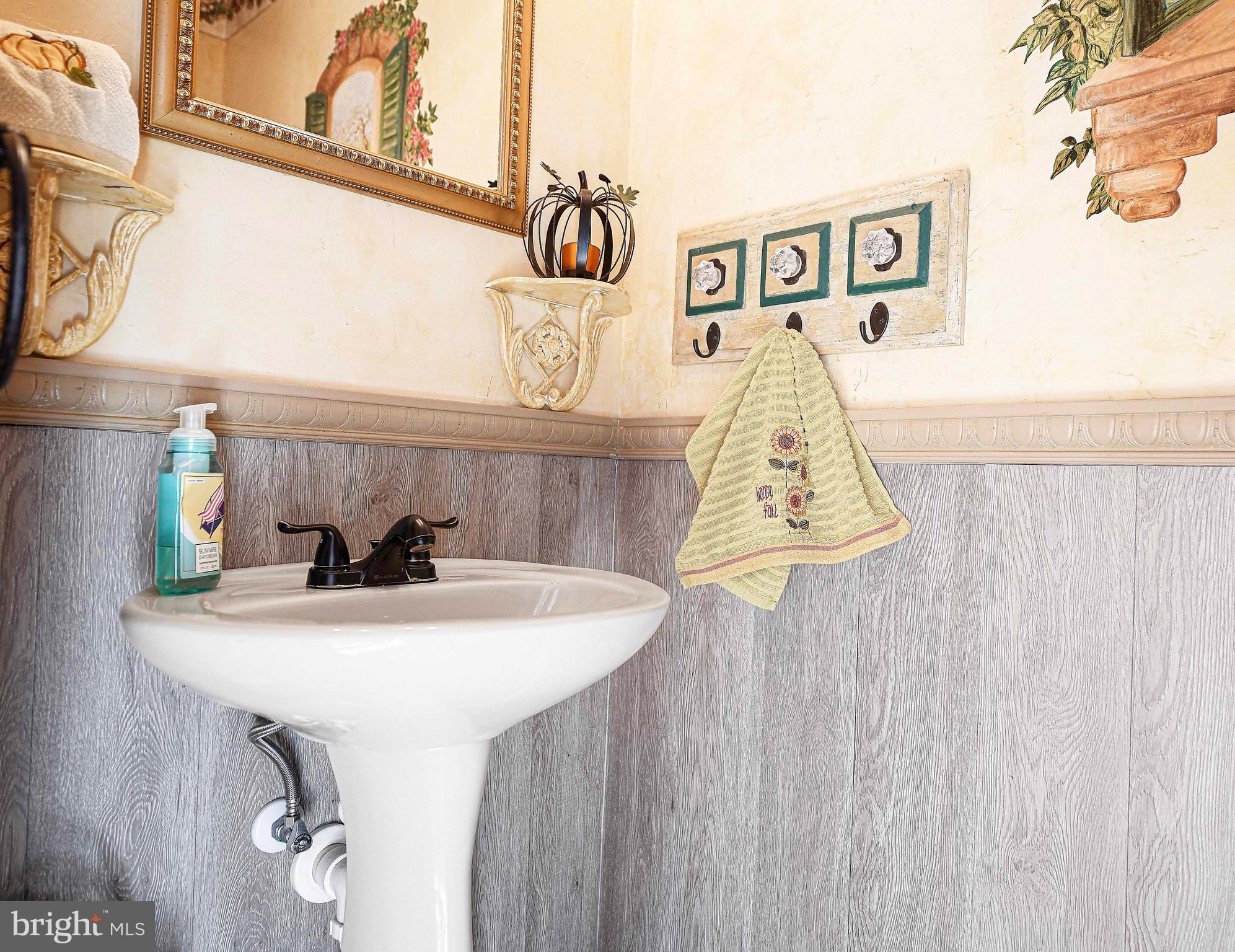 AMYCLAE EAST - Residential