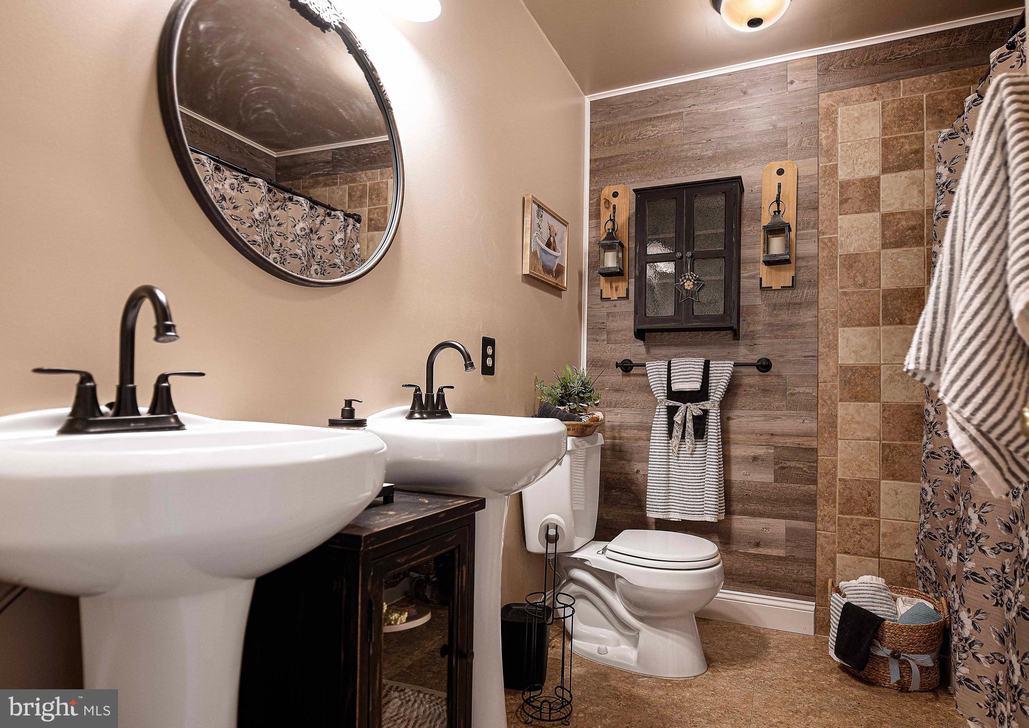 AMYCLAE EAST - Residential