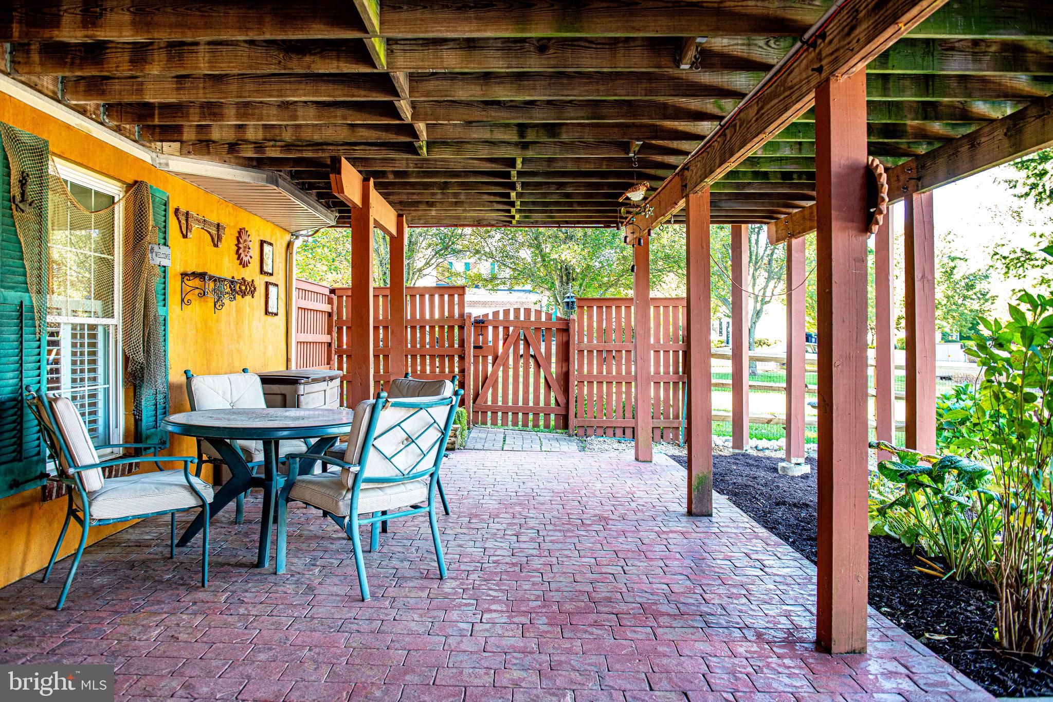 AMYCLAE EAST - Residential