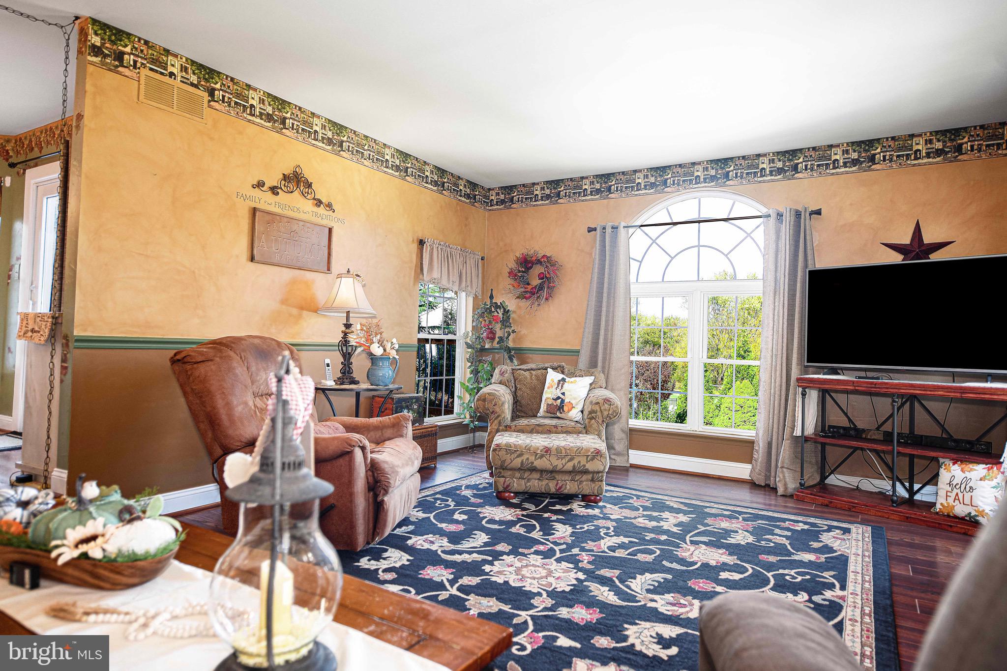 AMYCLAE EAST - Residential