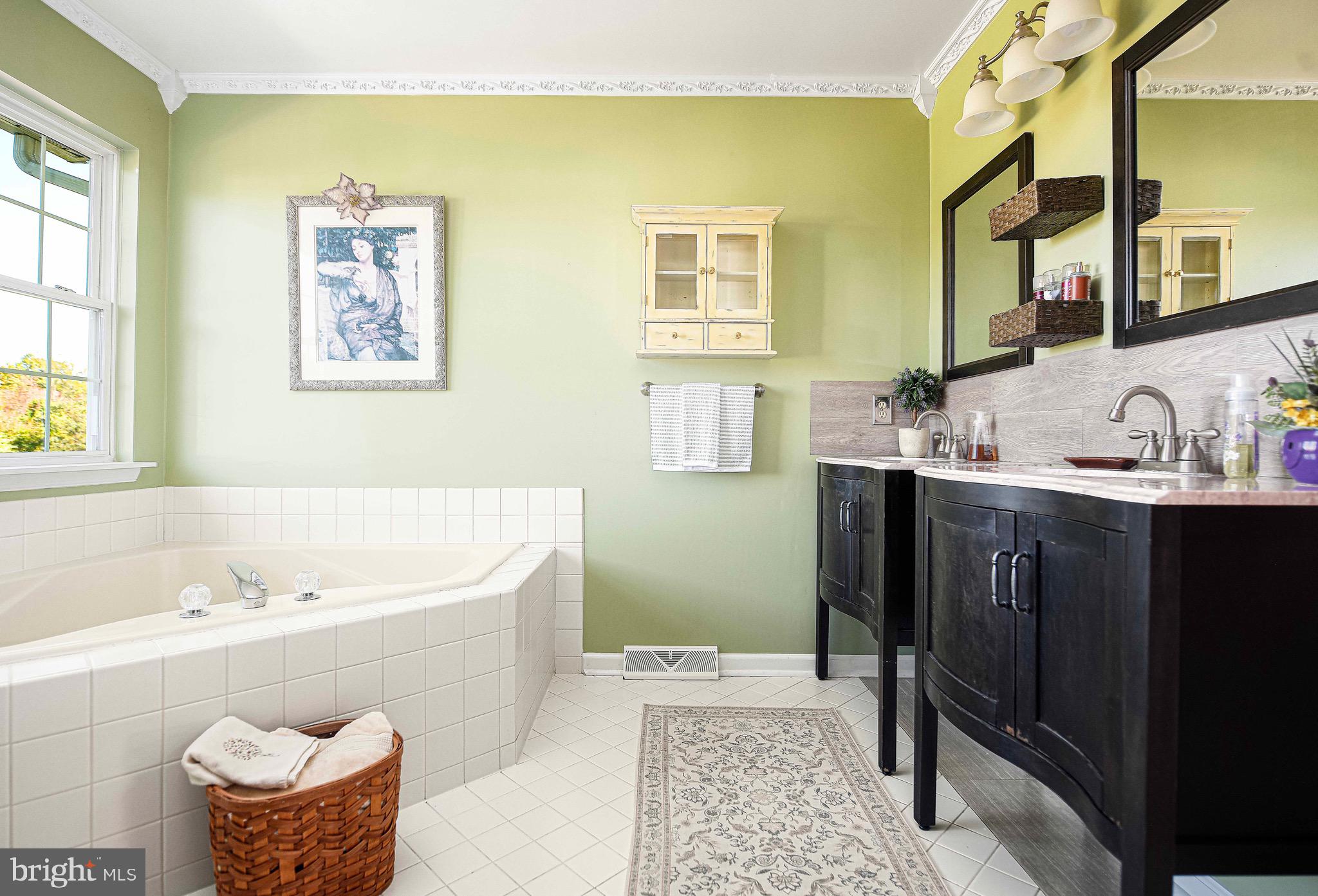 AMYCLAE EAST - Residential