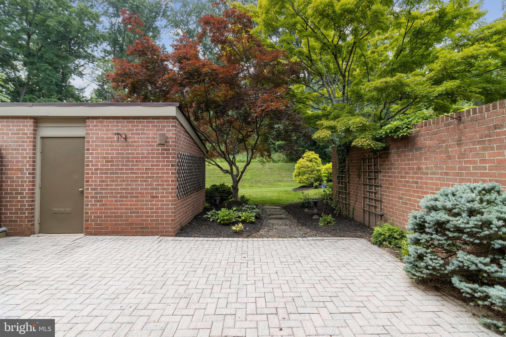 OAKHAMPTON - Residential