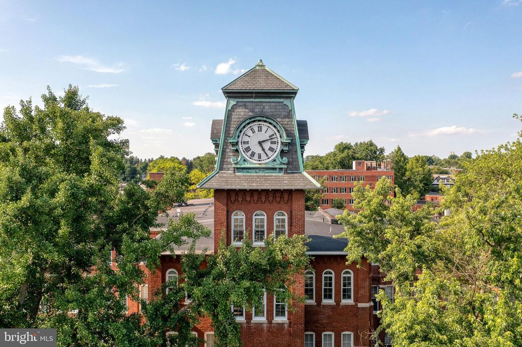 Photo of 917 COLUMBIA AVE #423, LANCASTER, PA 17603 (MLS # PALA2037754)