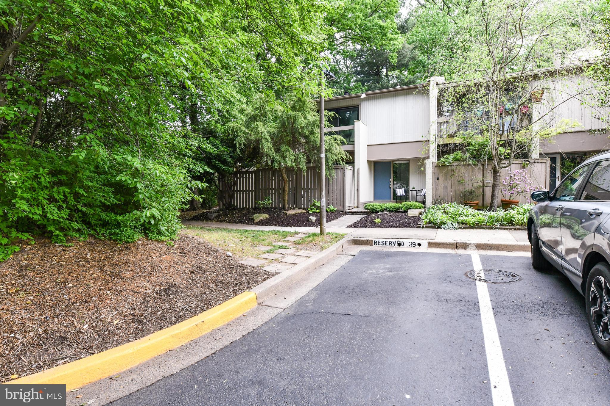 RESTON - Residential