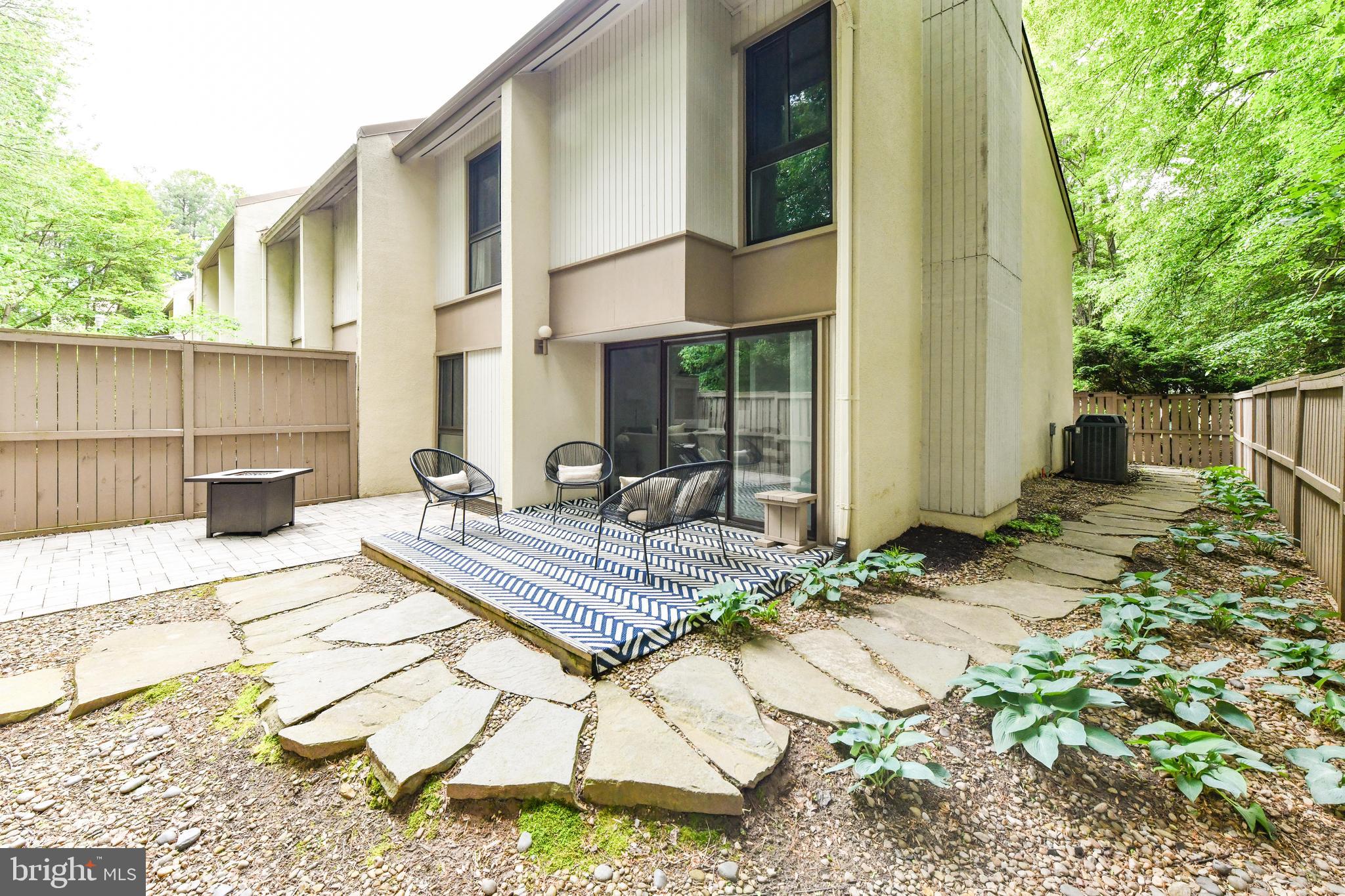 RESTON - Residential