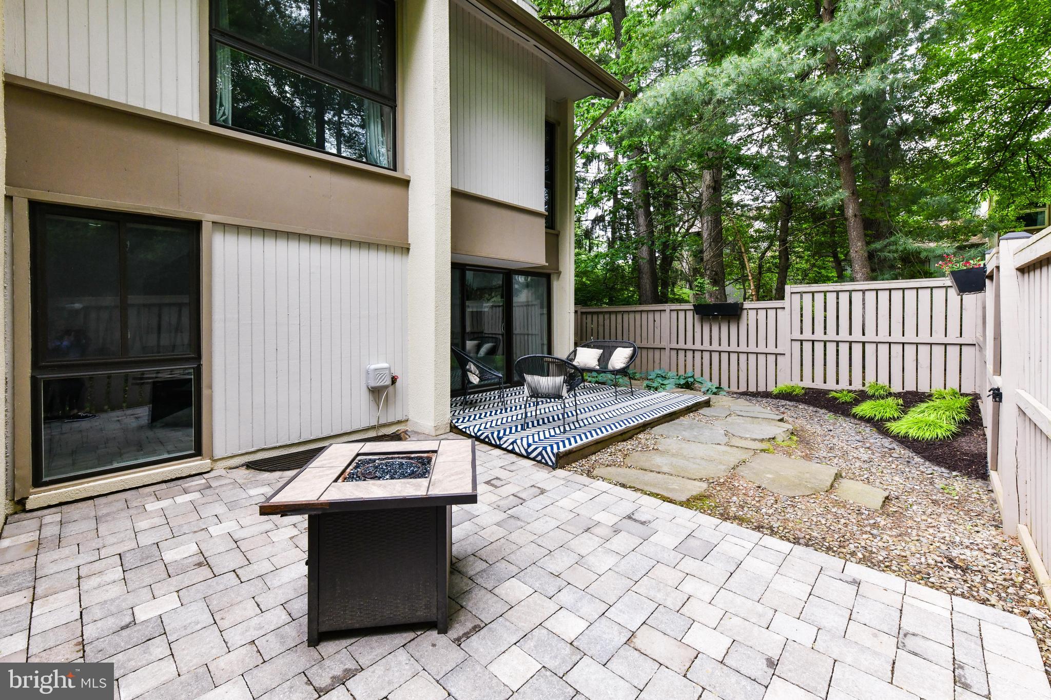 RESTON - Residential