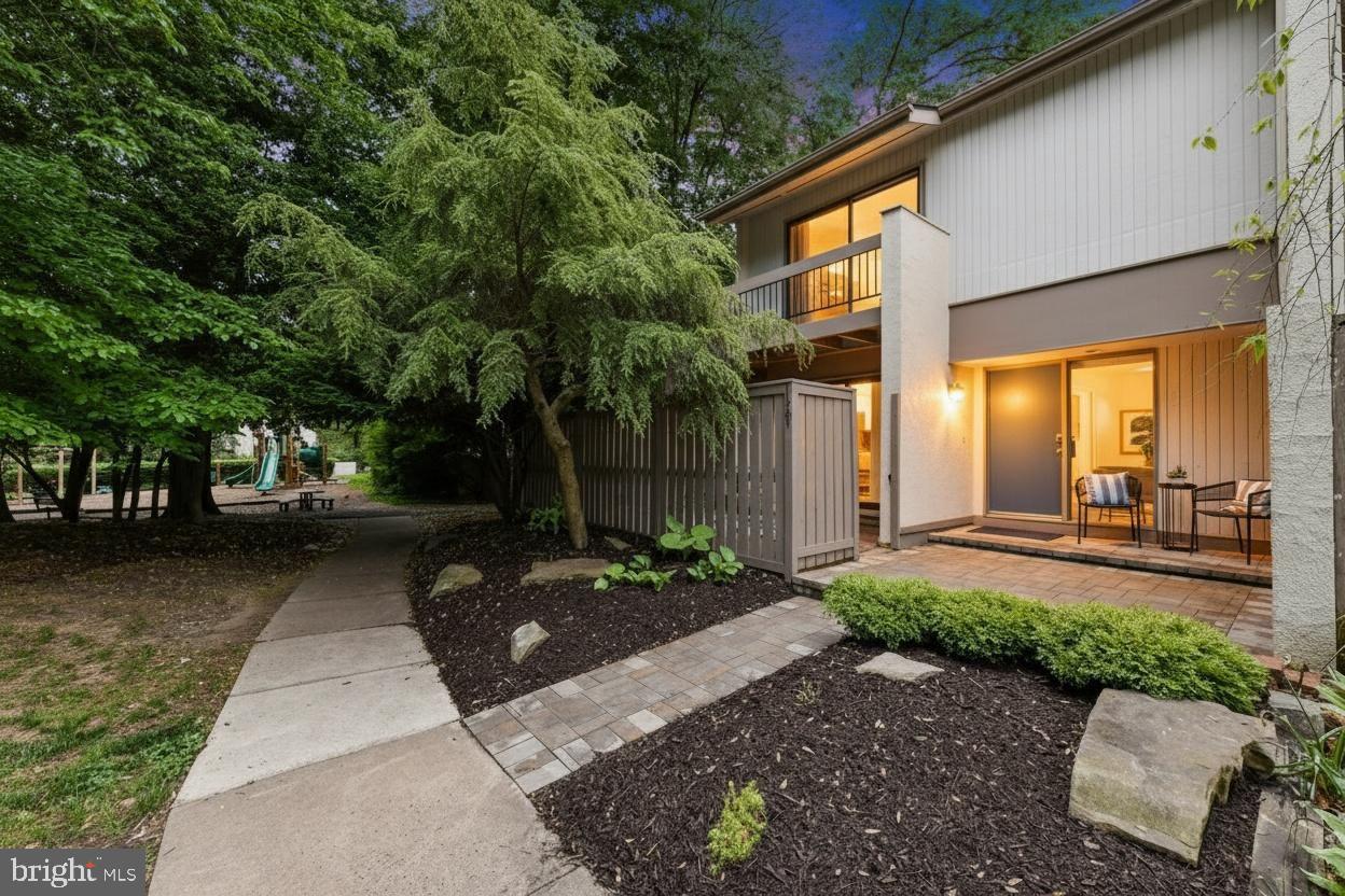 RESTON - Residential