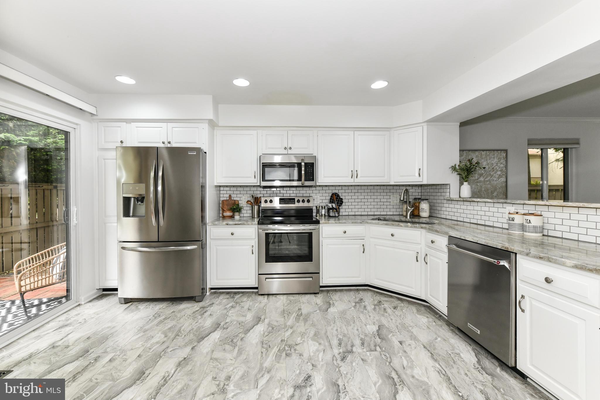 RESTON - Residential