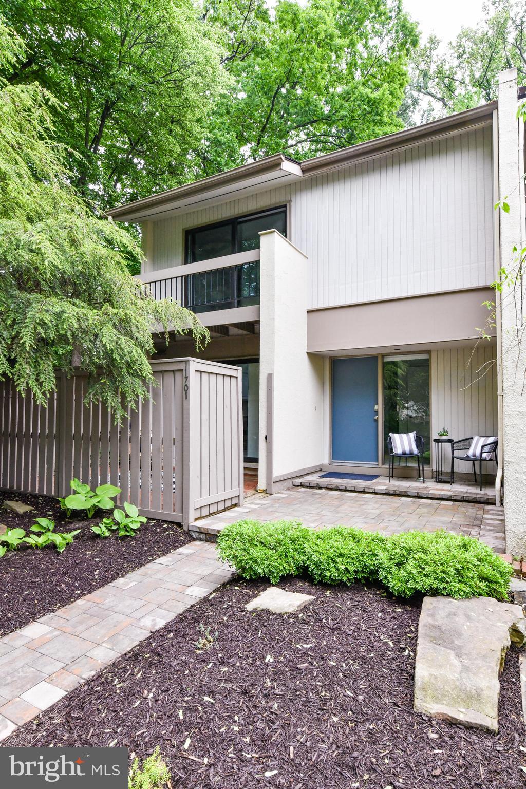 RESTON - Residential