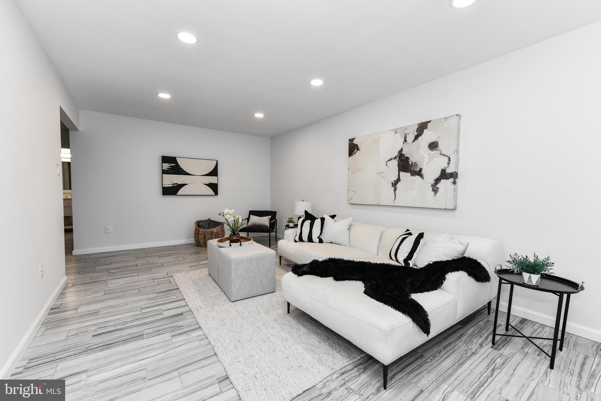 RESTON - Residential
