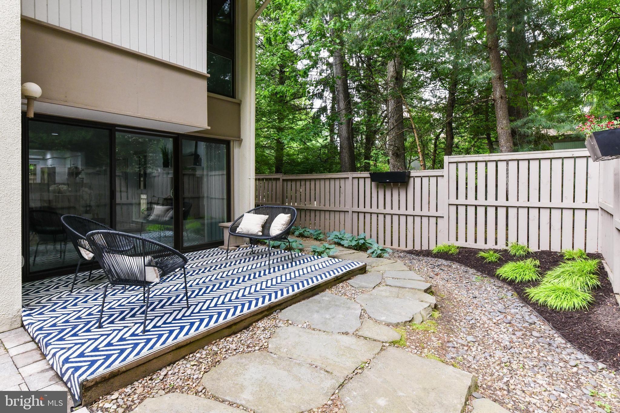 RESTON - Residential