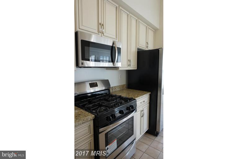 FOUNDERS WALK - Residential Lease
