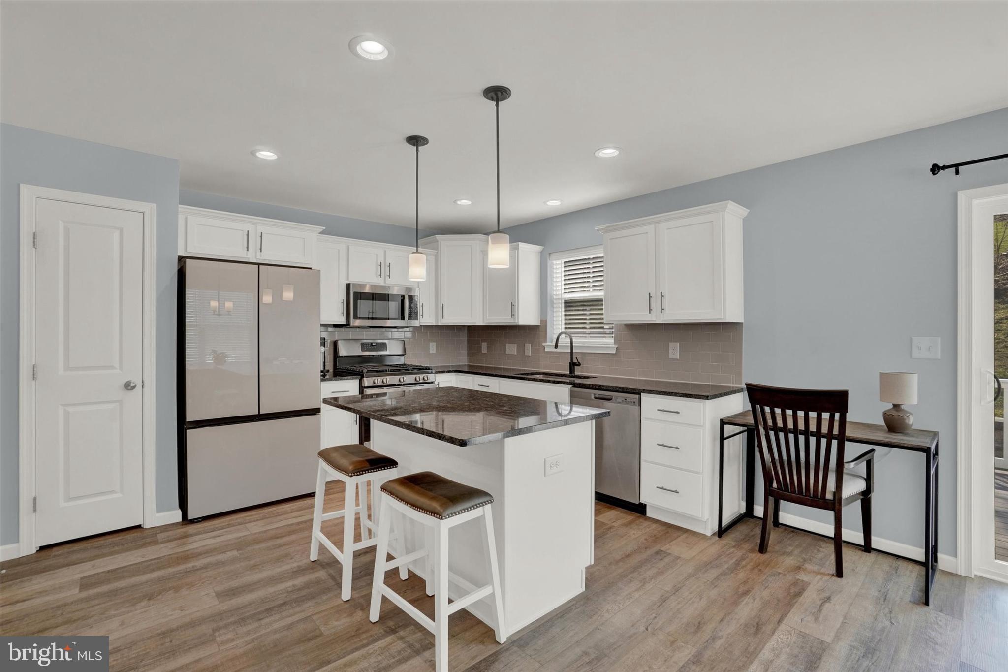 KURTZ SCHOOL VILLAS - Residential