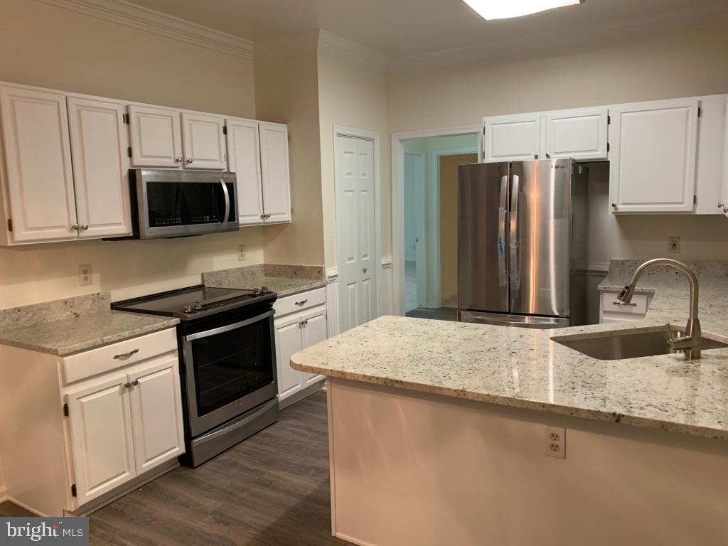 COLECHESTER VILLAGE - Residential