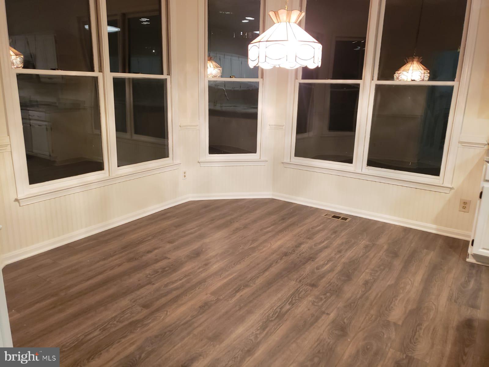 COLECHESTER VILLAGE - Residential