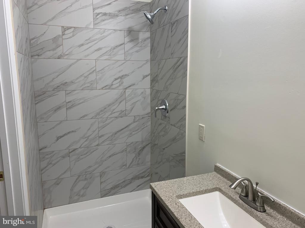 COLECHESTER VILLAGE - Residential