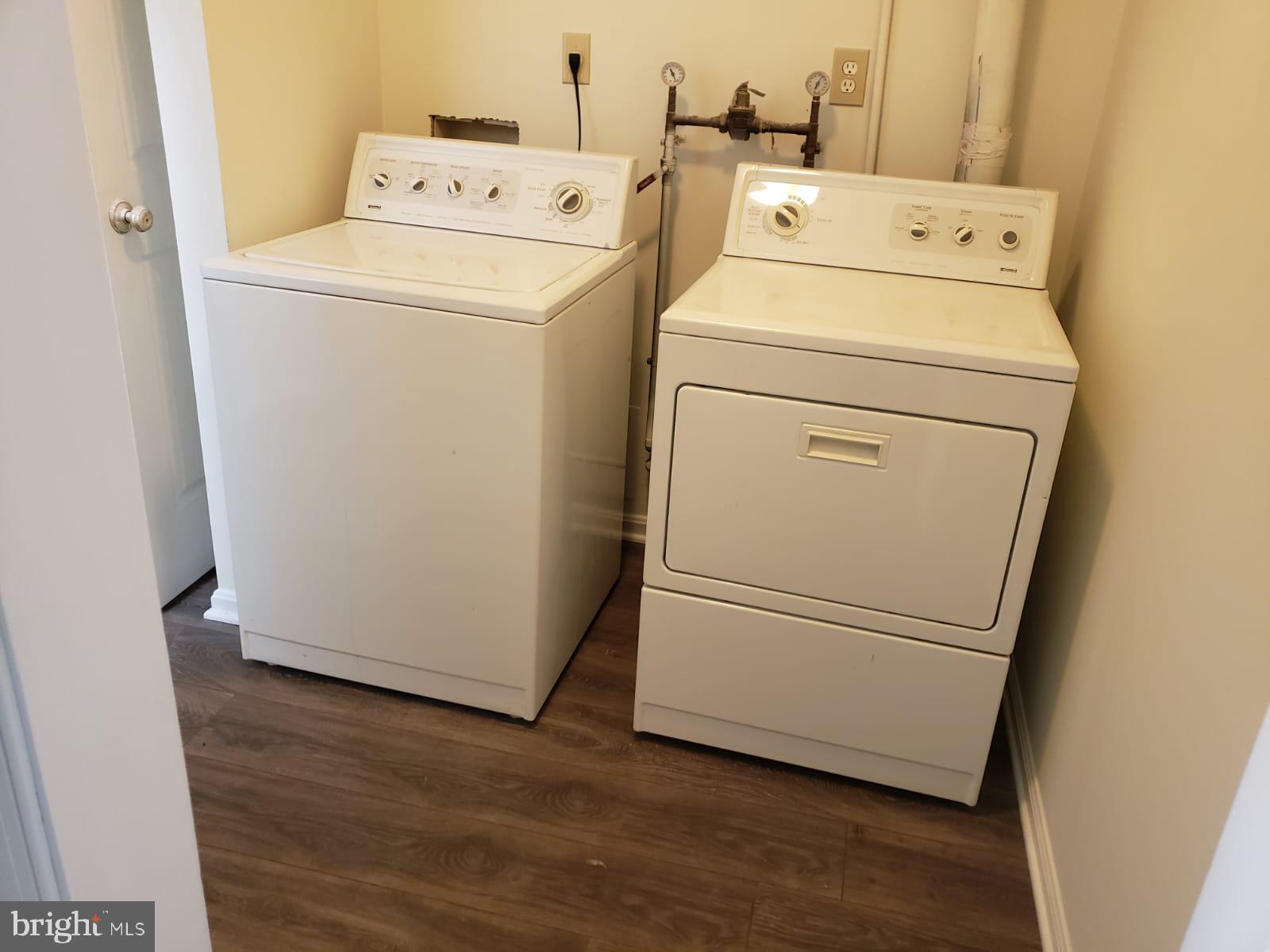 COLECHESTER VILLAGE - Residential