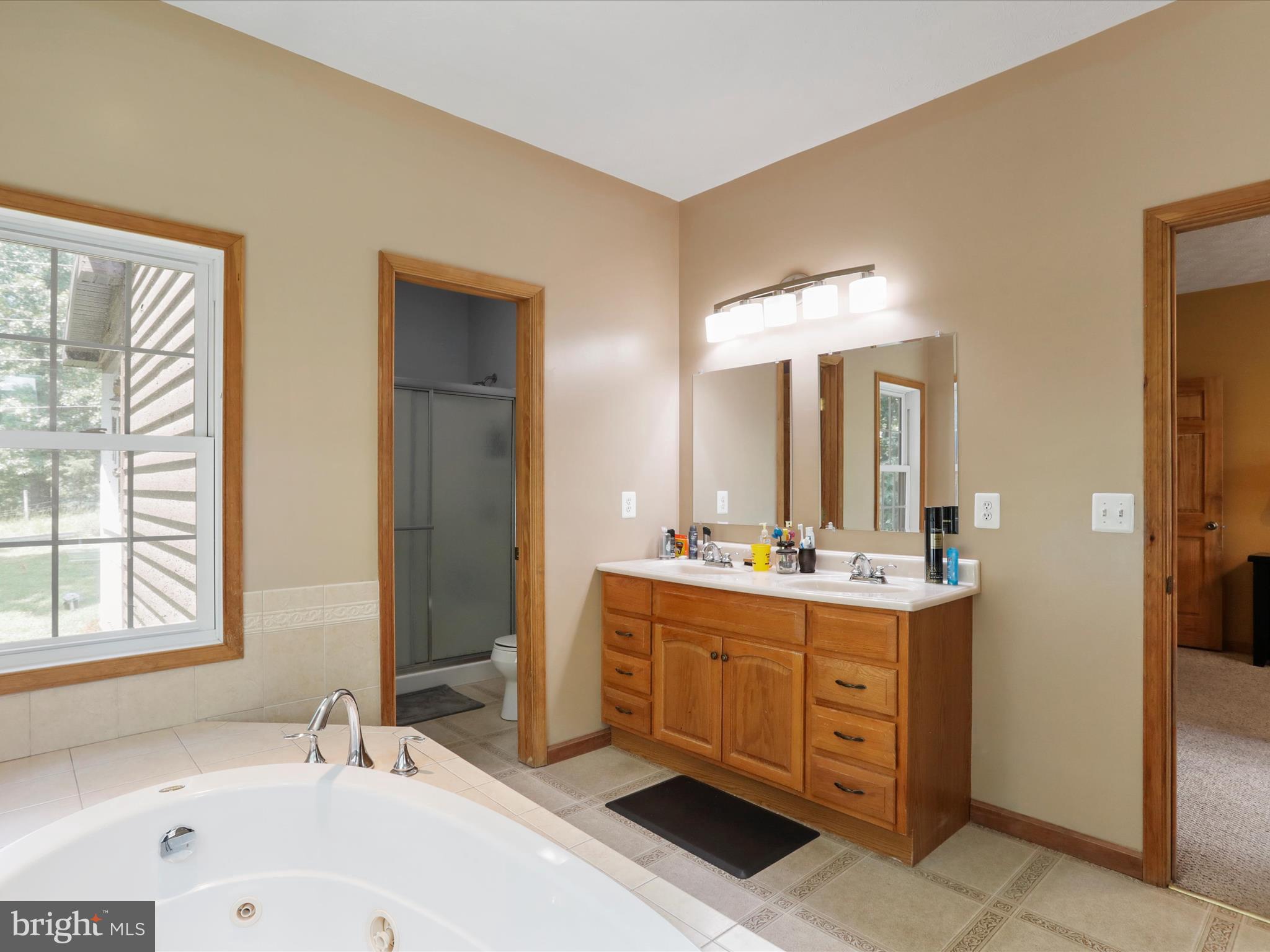 COMMUNITY KNOLLS - Residential