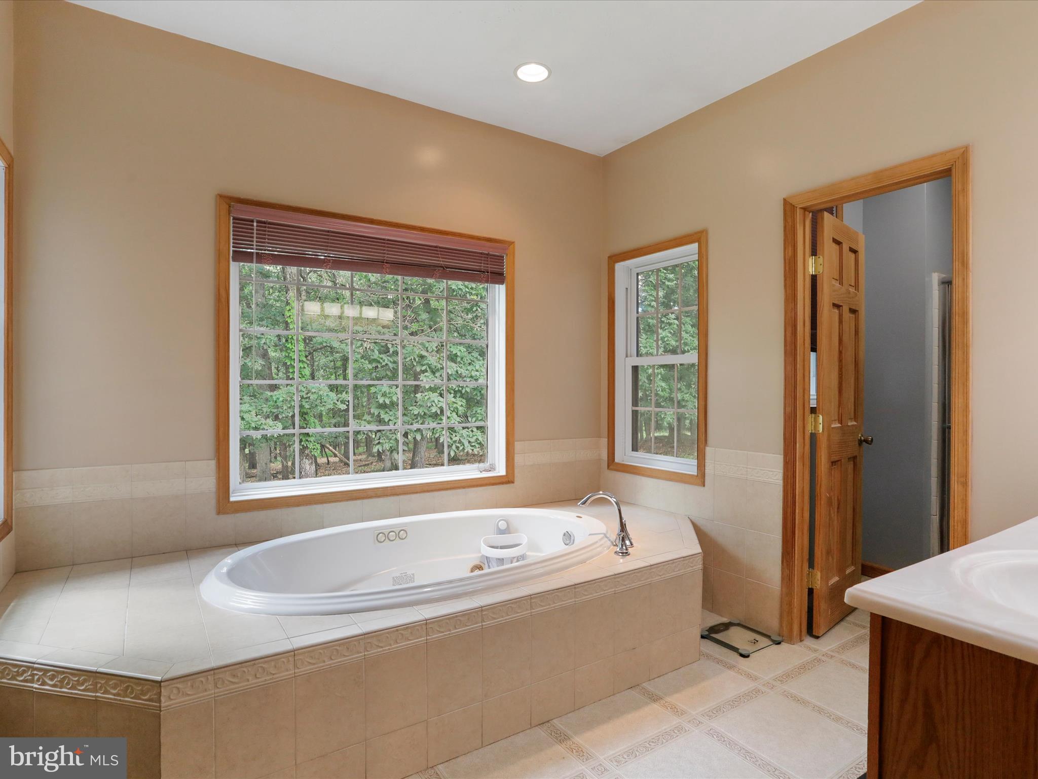 COMMUNITY KNOLLS - Residential