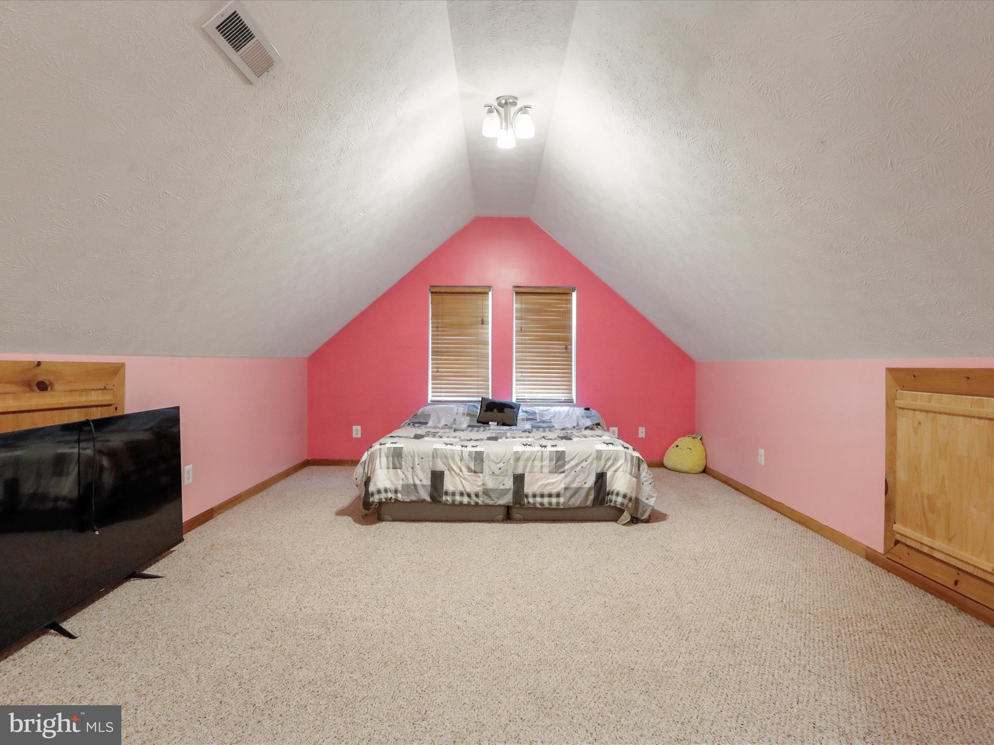 COMMUNITY KNOLLS - Residential