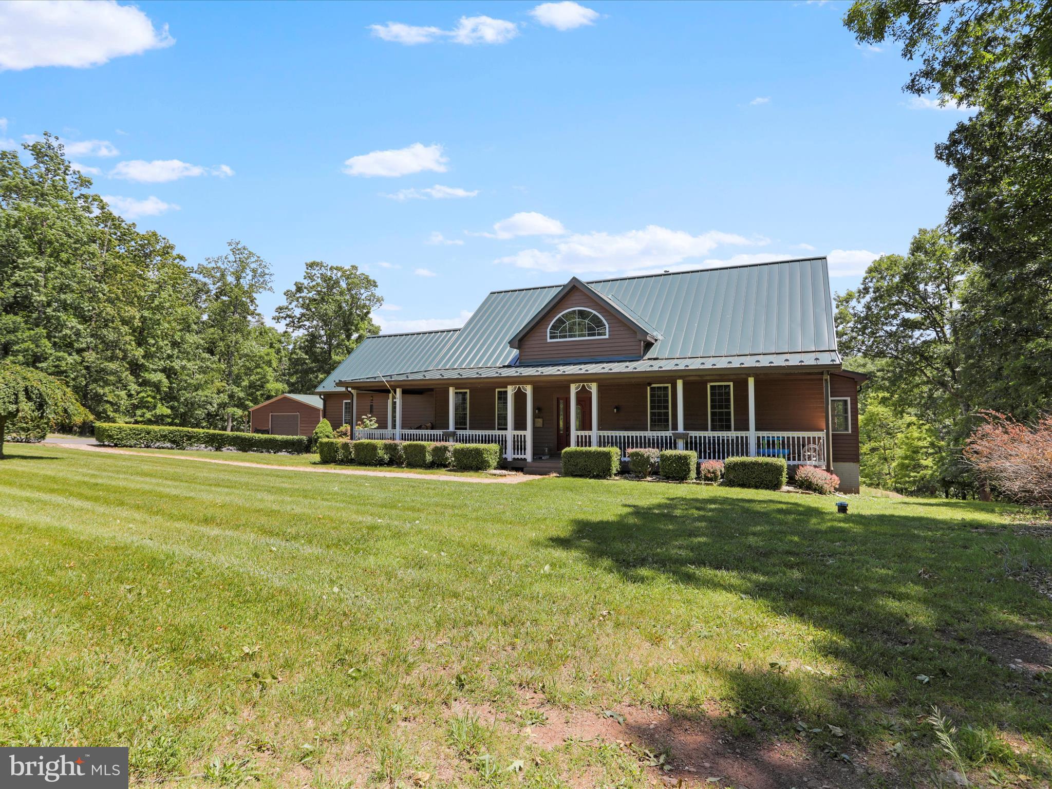 COMMUNITY KNOLLS - Residential