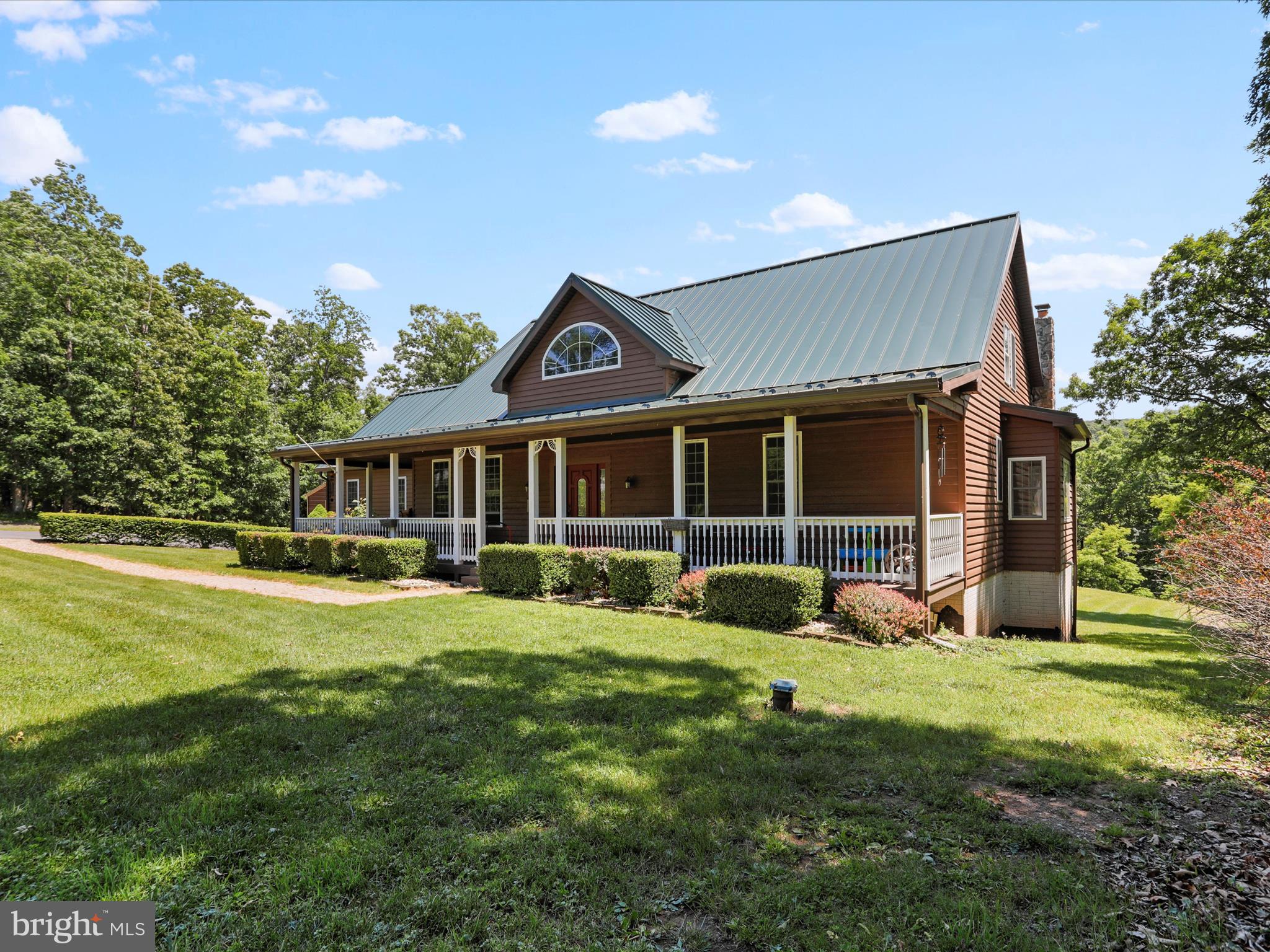 COMMUNITY KNOLLS - Residential