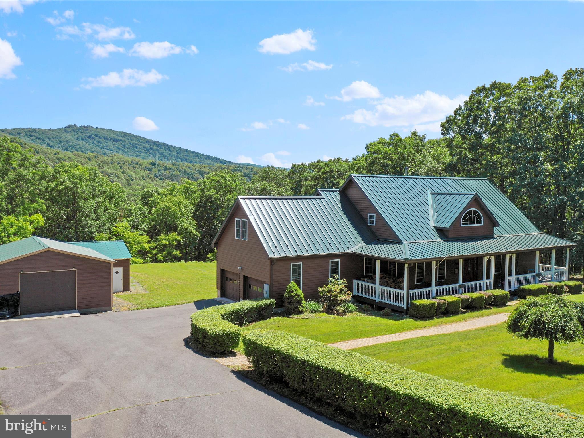 COMMUNITY KNOLLS - Residential