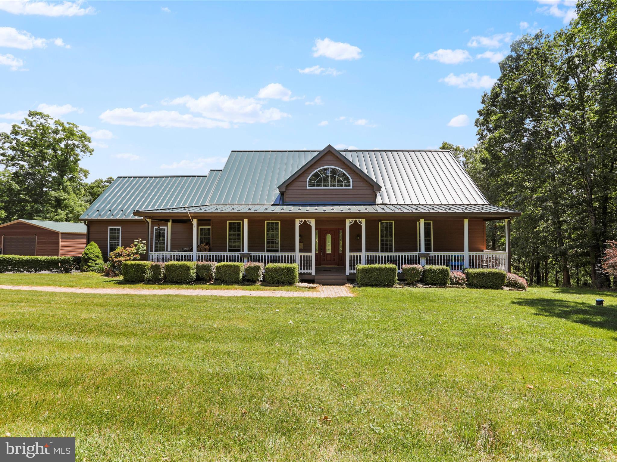 COMMUNITY KNOLLS - Residential