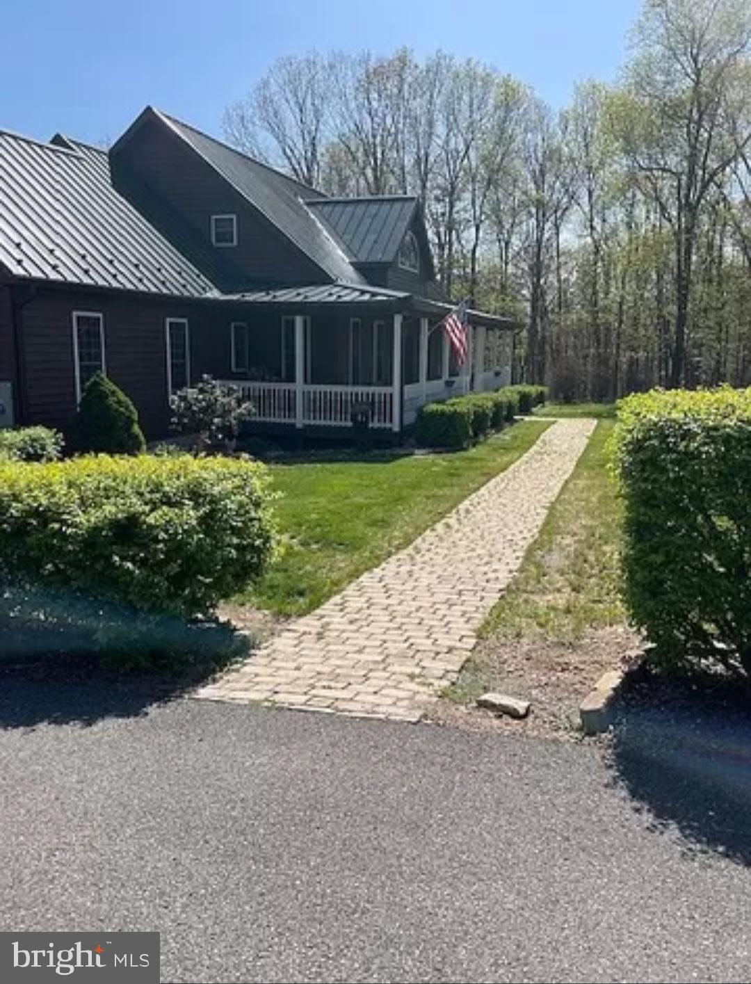 COMMUNITY KNOLLS - Residential