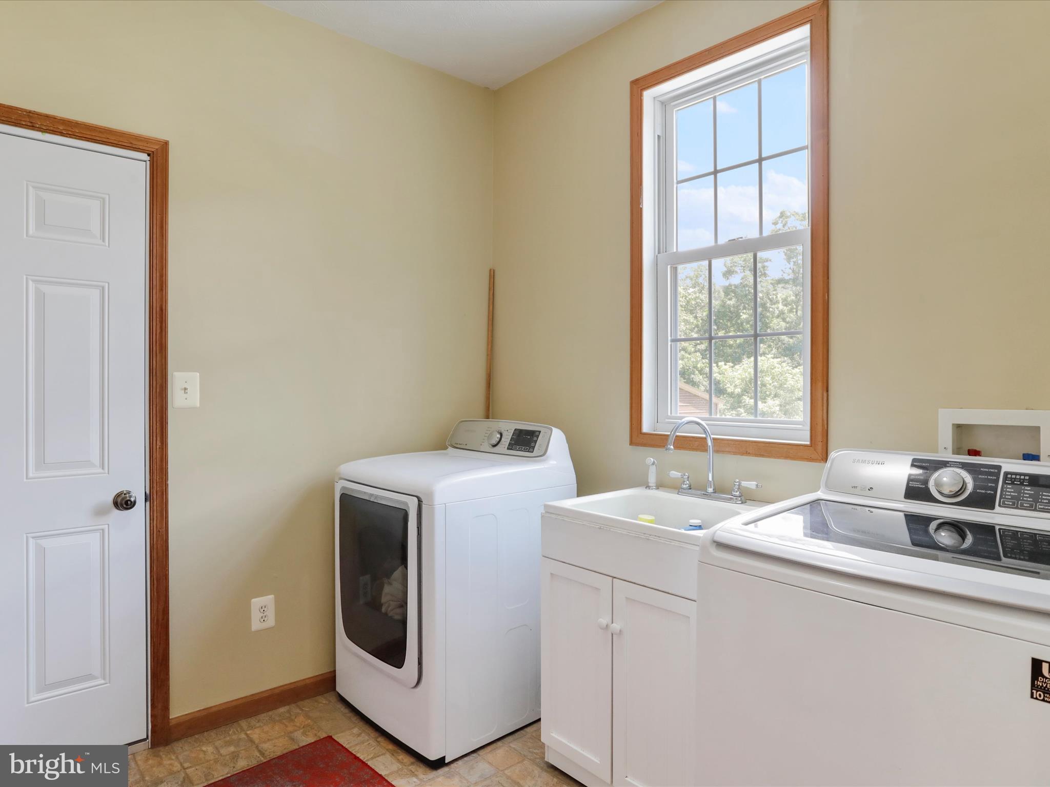 COMMUNITY KNOLLS - Residential