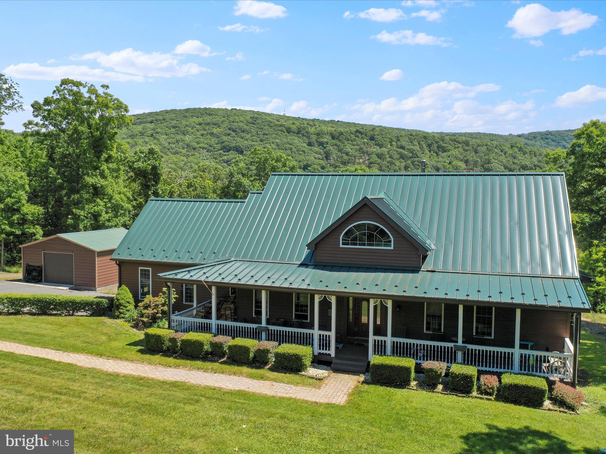 COMMUNITY KNOLLS - Residential