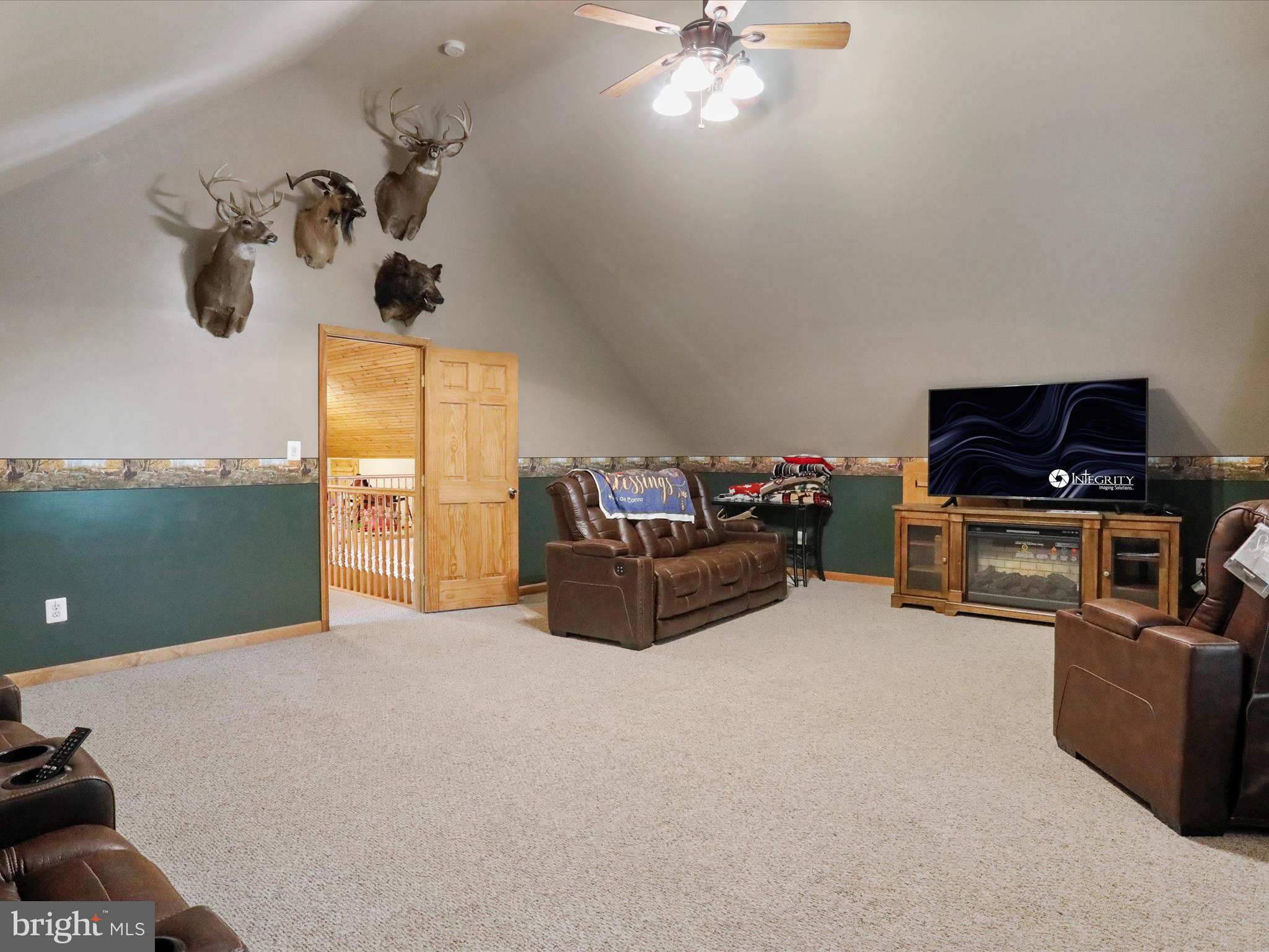 COMMUNITY KNOLLS - Residential