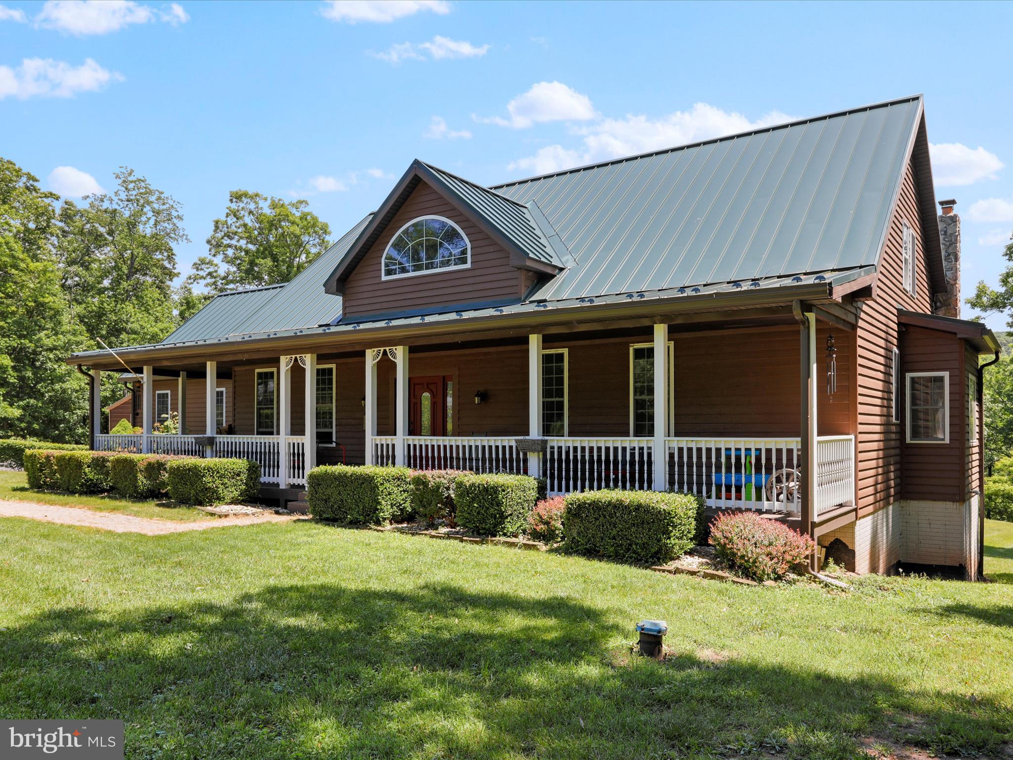 COMMUNITY KNOLLS - Residential