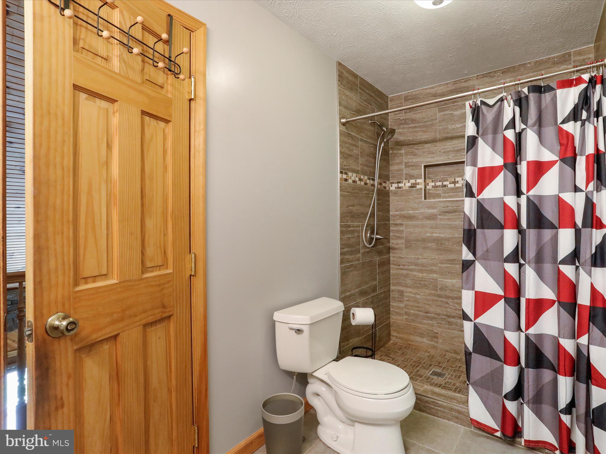 COMMUNITY KNOLLS - Residential