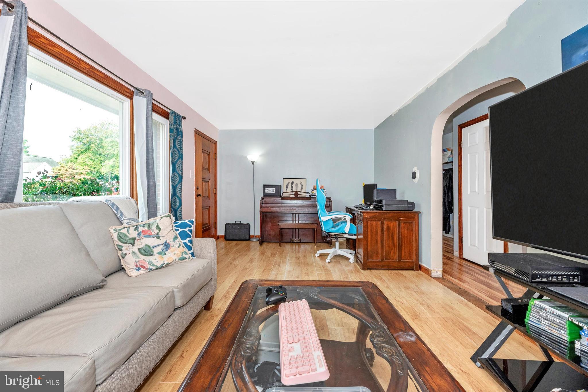 COLONIAL PARK - Residential