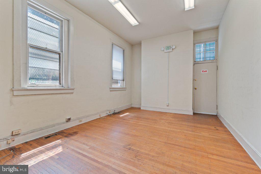 MOUNT VERNON - Commercial Sale