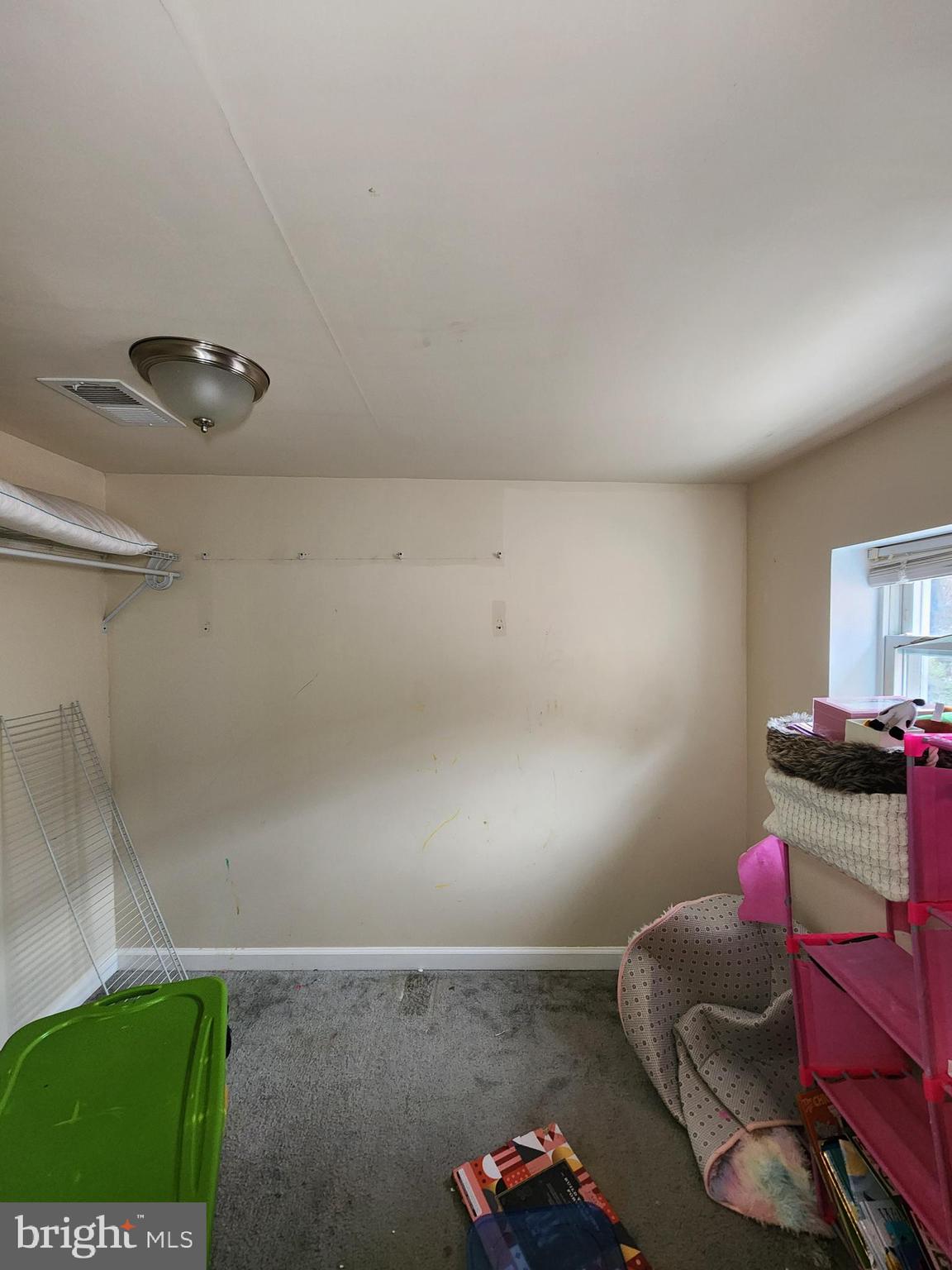 HOLLINS MARKET - Residential